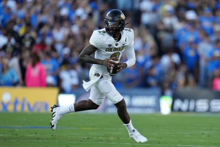 Colorado Buffaloes quarterback Shedeur Sanders (2) throws the ball against the UCLA Bruins in the first half at Rose Bowl